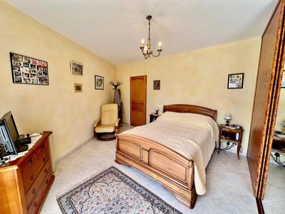 Villa - 335 m² - 11 pièces