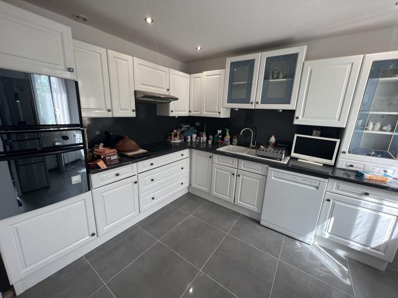 Maison - 180 m² - 7 pièces