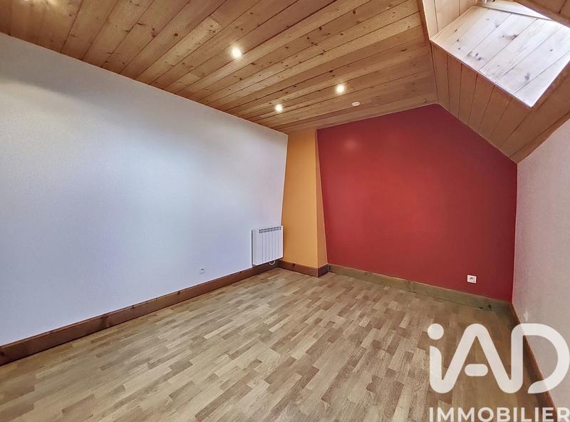 Maison - 180 m² - 8 pièces