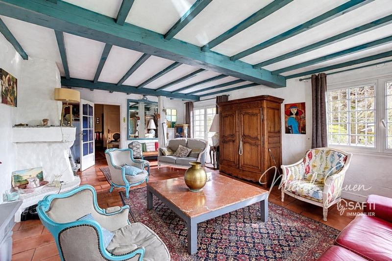 Maison - 232 m² - 6 pièces