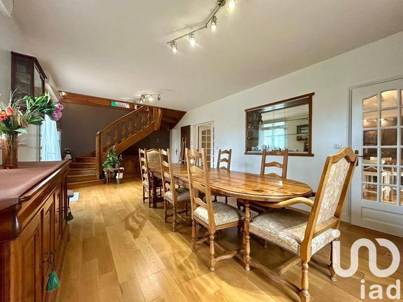Maison - 237 m² - 11 pièces