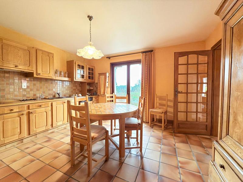 Maison - 323 m² - 11 pièces