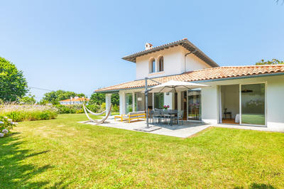Maison - 275 m² - 10 pièces