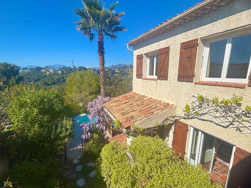 Villa - 216 m² - 7 pièces