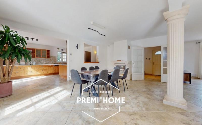 Maison - 260 m² - 7 pièces