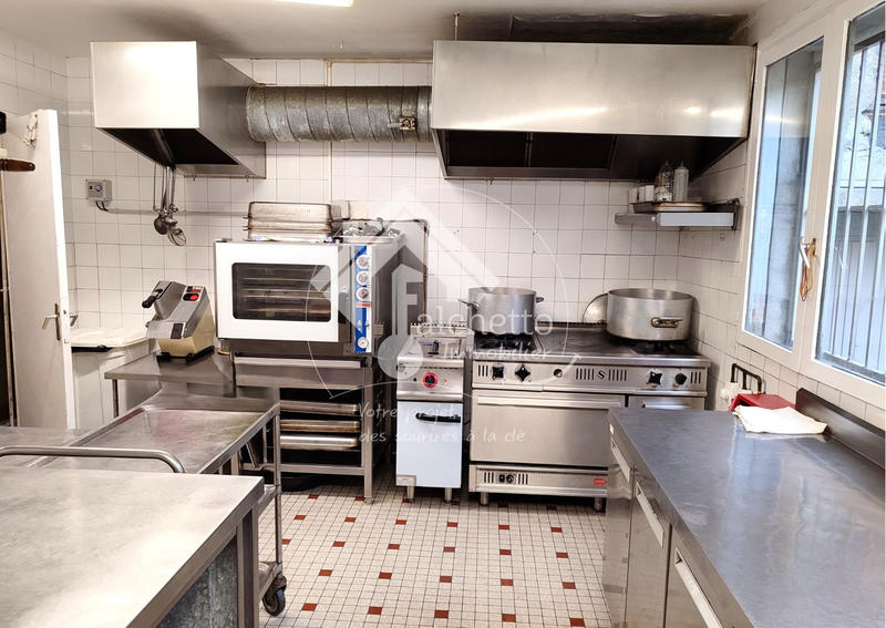 Fonds de commerce - Magasins - 200 m²