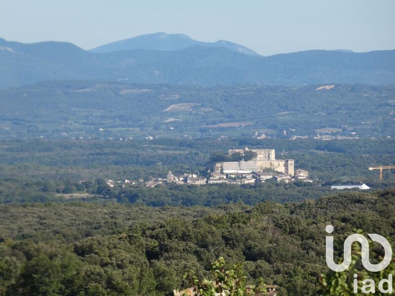 Maison - 215 m² - 7 pièces