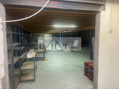 Entrepôt - 772 m²
