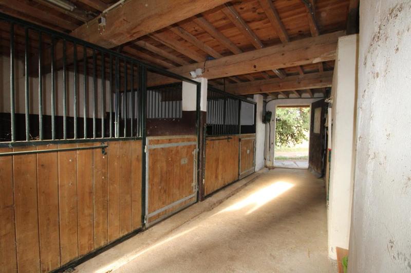 Propriété - 304 m² - 9 pièces