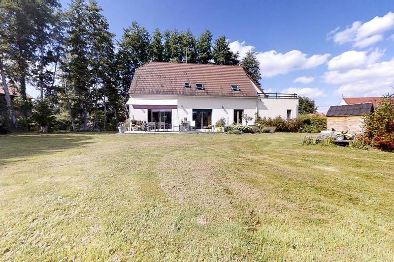 Maison - 250 m² - 6 pièces