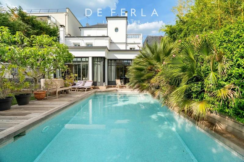 Villa - 370 m² - 12 pièces