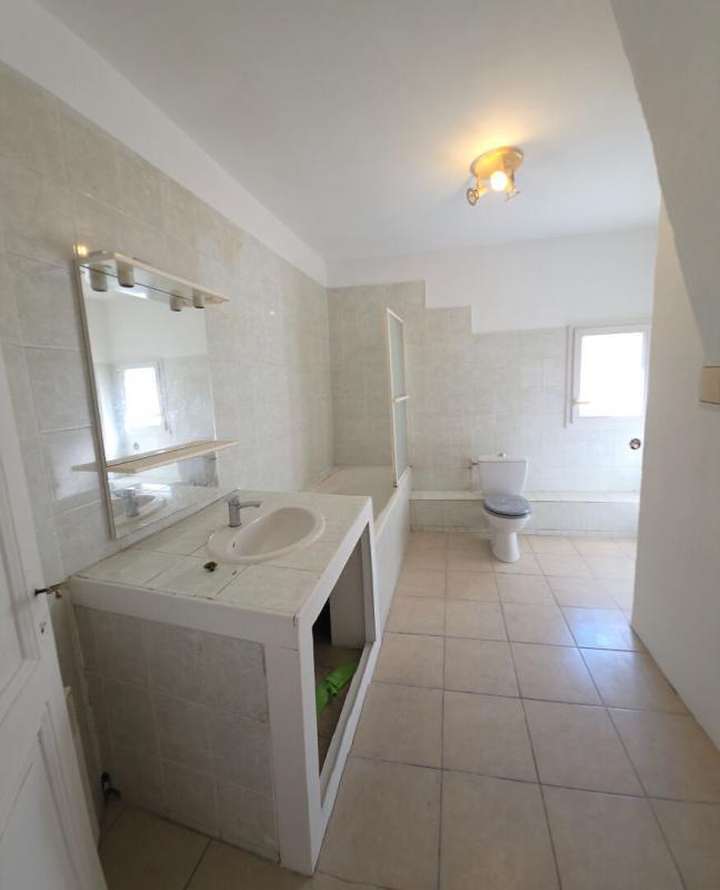 Immeuble - 108 m² - 6 pièces