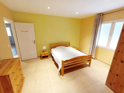 Maison - 310 m² - 7 pièces