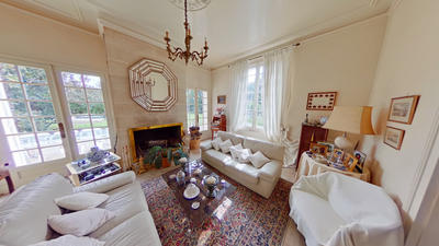 Maison - 290 m² - 9 pièces