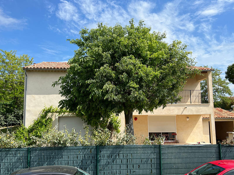 Maison - 238 m² - 8 pièces