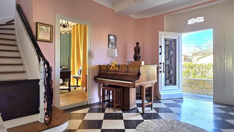 Maison - 202 m² - 6 pièces