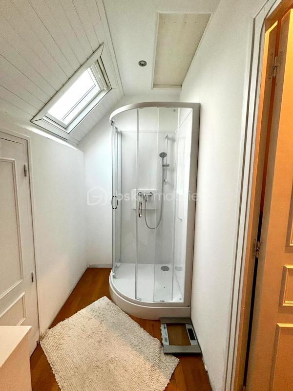 Pavillon - 130 m² - 7 pièces