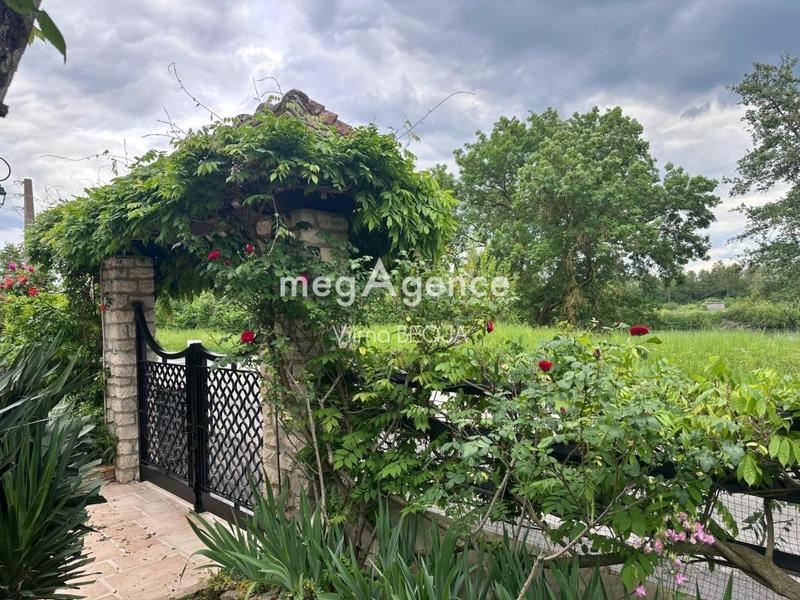 Maison - 220 m² - 7 pièces