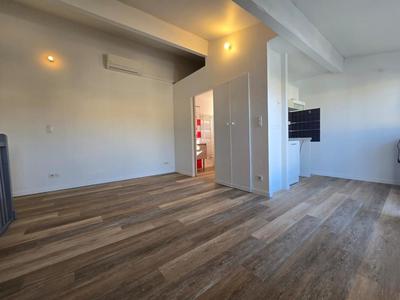 Studio - 27 m² - 1 pièce