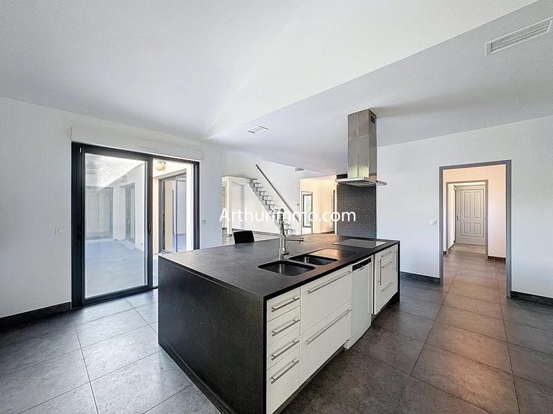 Maison - 186 m² - 6 pièces