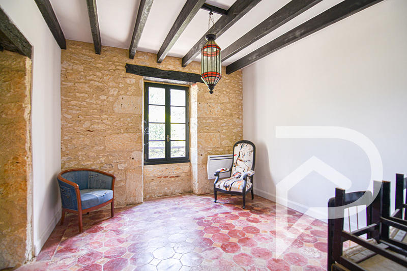 Maison - 240 m² - 6 pièces