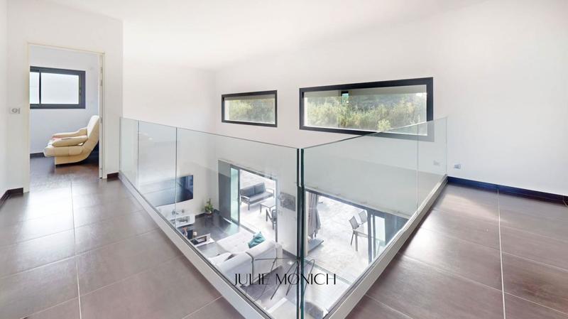 Villa - 206 m² - 5 pièces