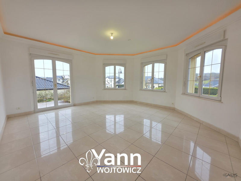 Maison - 231 m² - 7 pièces