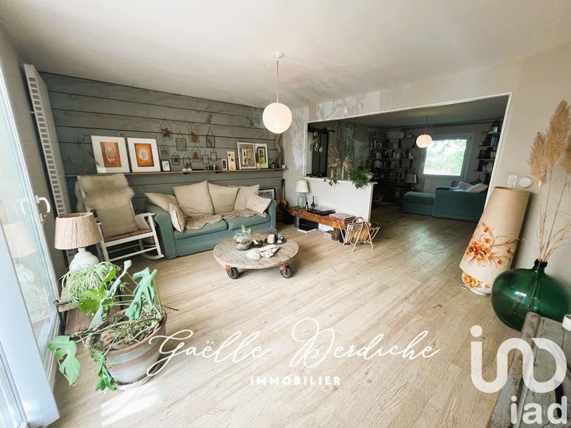 Maison - 213 m² - 8 pièces