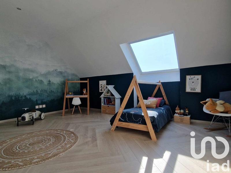 Maison - 200 m² - 7 pièces