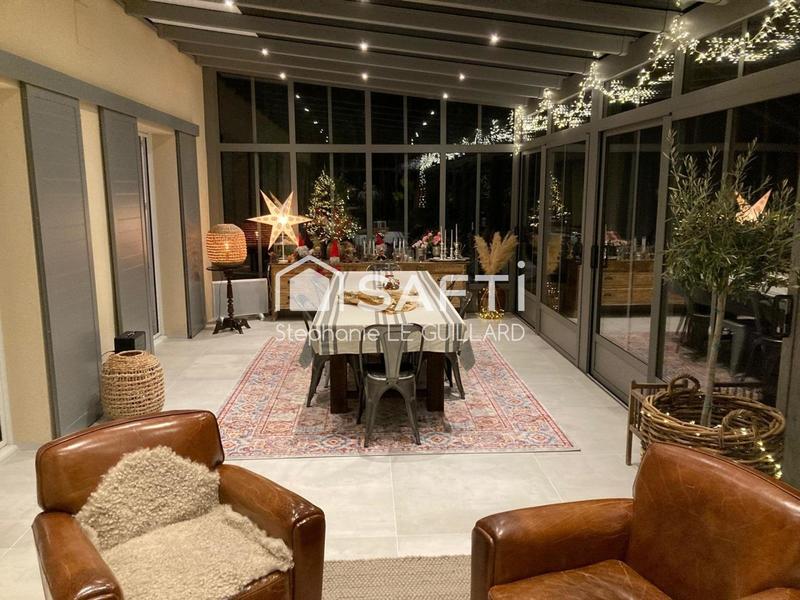 Villa - 348 m² - 6 pièces