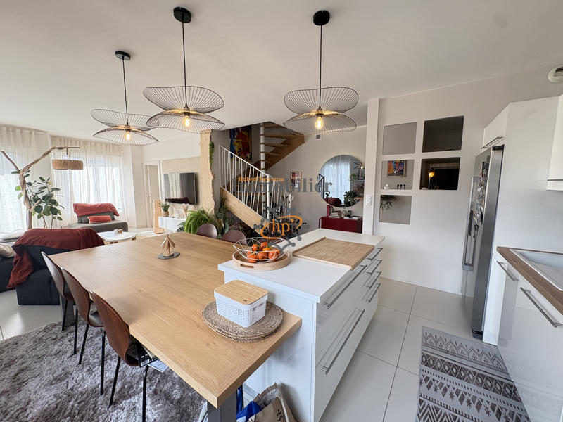 Appartement - 102 m² - 5 pièces