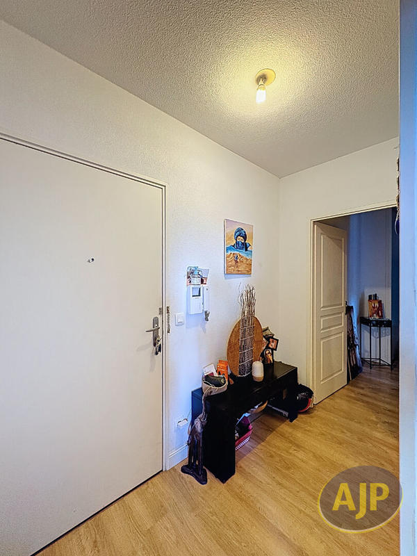 Appartement - 81 m² - 4 pièces
