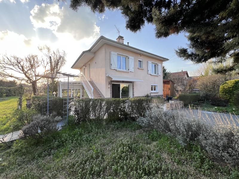 Maison traditionnelle - 120 m² - 10 pièces