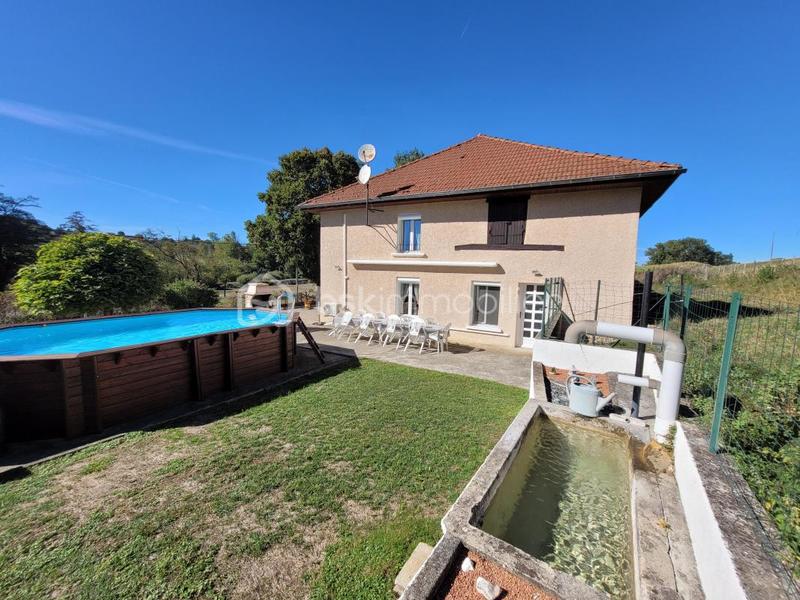 Propriété - 141 m² - 5 pièces