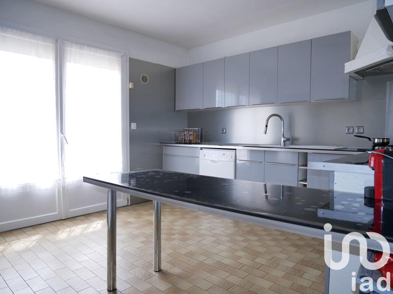 Maison - 220 m² - 9 pièces