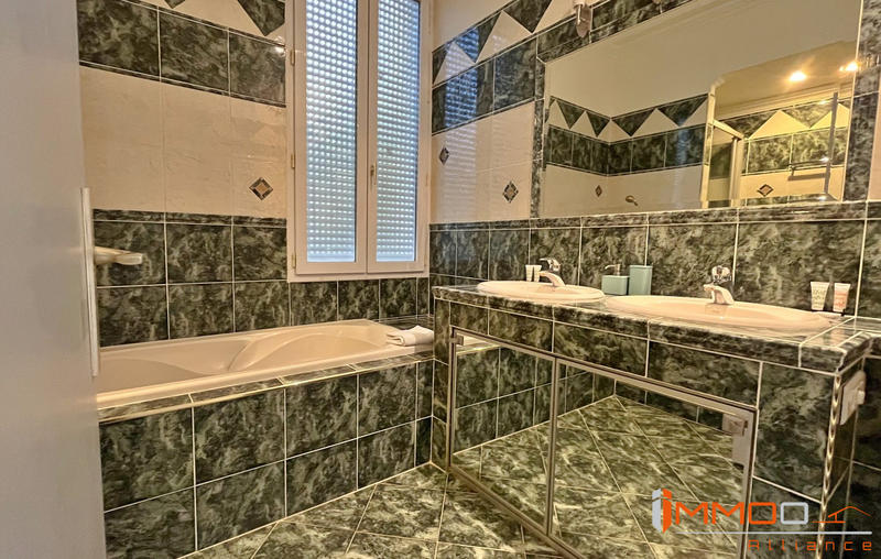 Appartement - 173 m² - 7 pièces