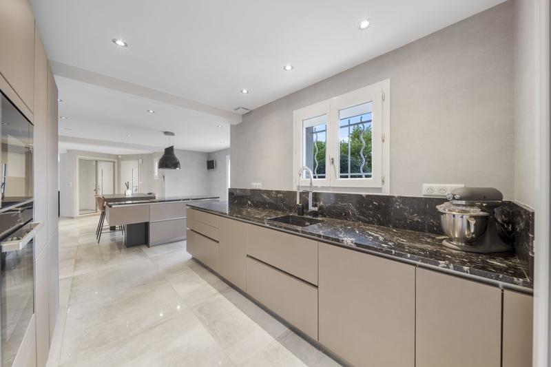 Villa - 200 m² - 7 pièces