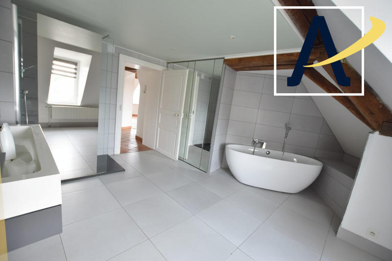 Appartement - 152 m² - 6 pièces