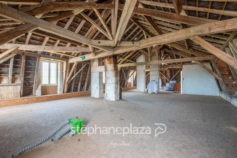 Demeure - 220 m² - 6 pièces