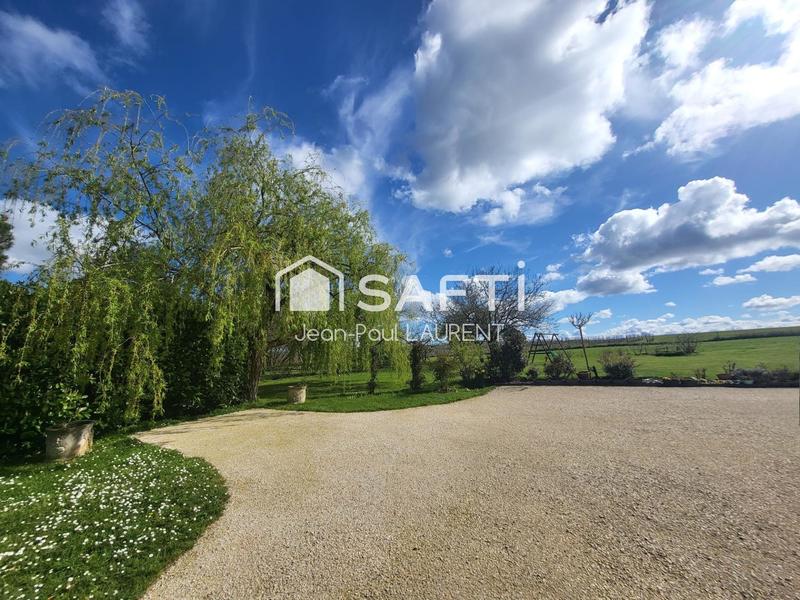 Maison - 255 m² - 11 pièces