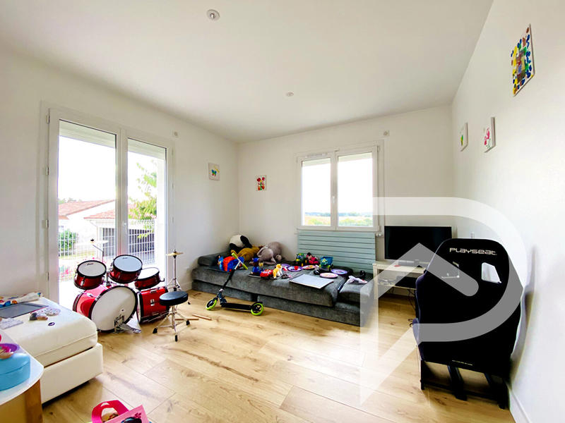 Maison - 205 m² - 8 pièces