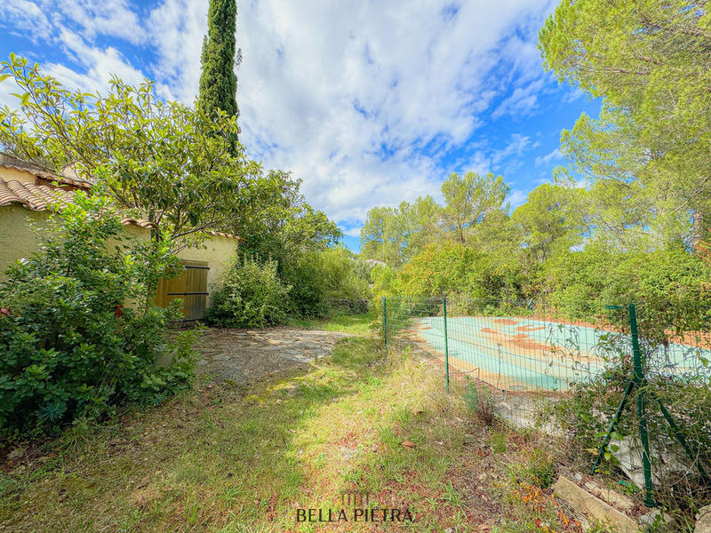 Maison - 450 m² - 5 pièces