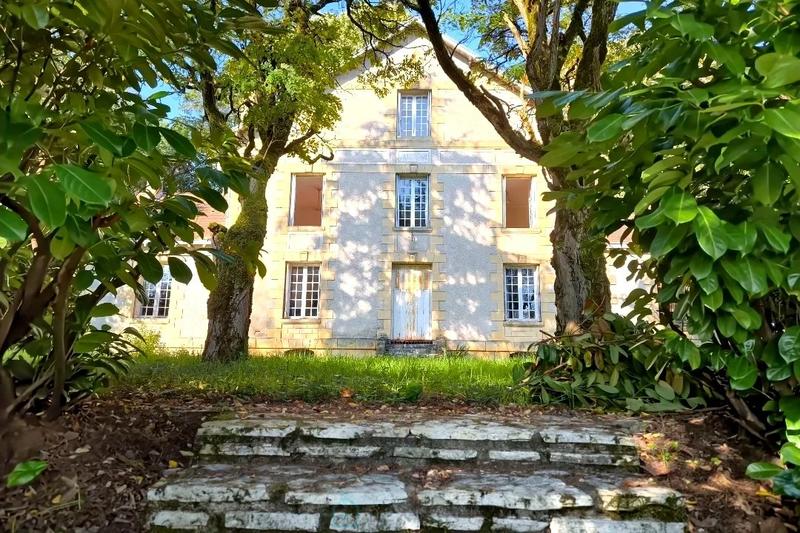 Maison de maîtres - 280 m² - 11 pièces