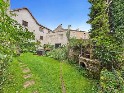 Moulin - 325 m² - 11 pièces