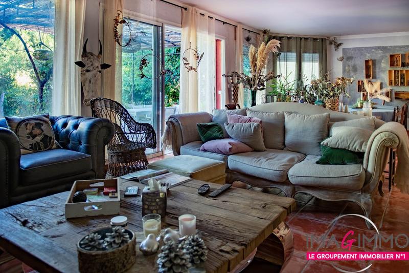 Maison - 213 m² - 6 pièces