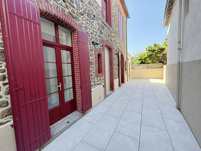 Maison - 262 m² - 11 pièces