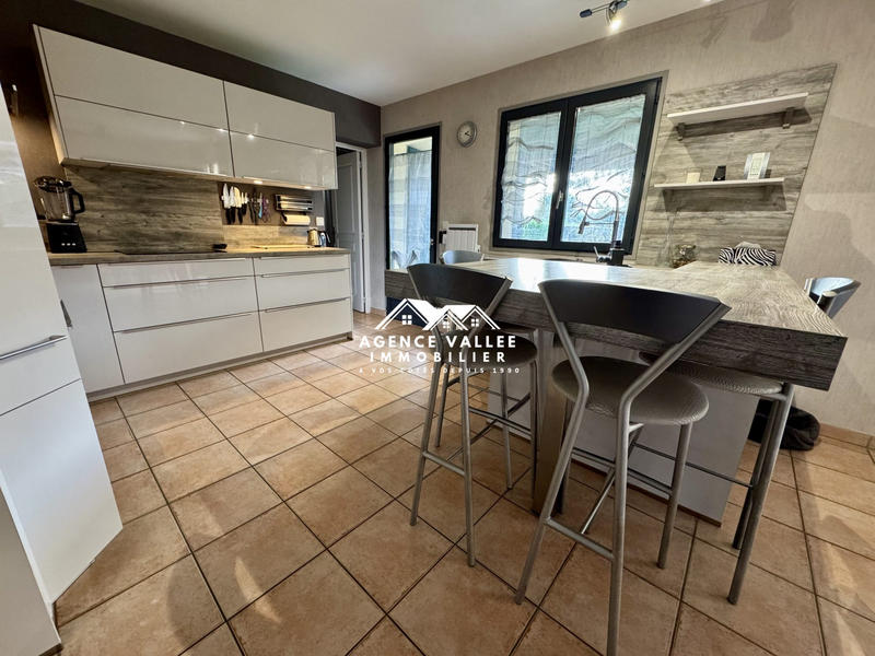 Maison traditionnelle - 148 m² - 7 pièces