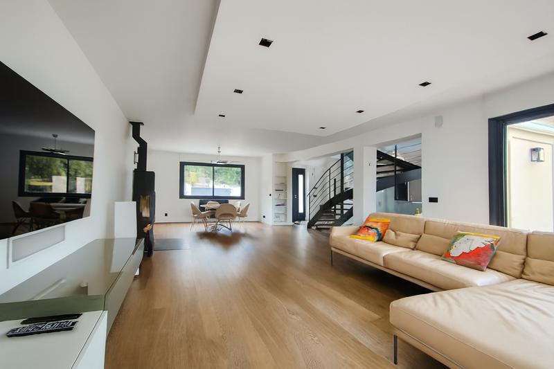 Maison - 254 m² - 7 pièces