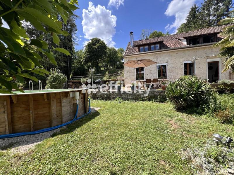 Maison - 211 m² - 9 pièces