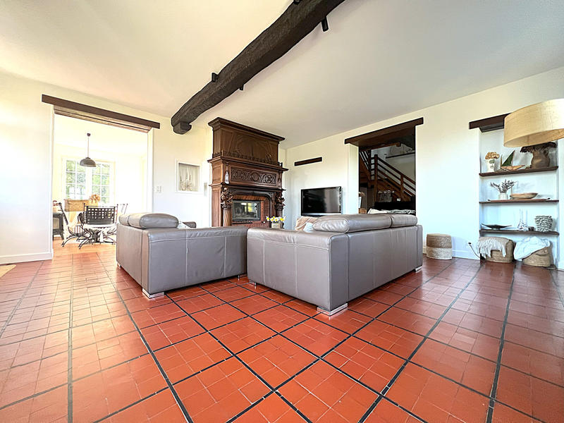 Propriété - 300 m² - 10 pièces